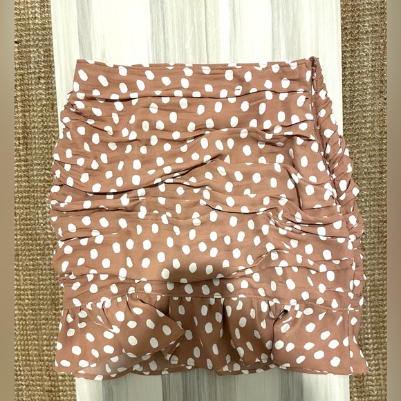Abercrombie & Fitch Pink/Tam Polkadot mini skirt with Ruffles - Picture 4 of 4